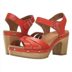 Clarks Ledella trail sandals w/ woodgrain platform